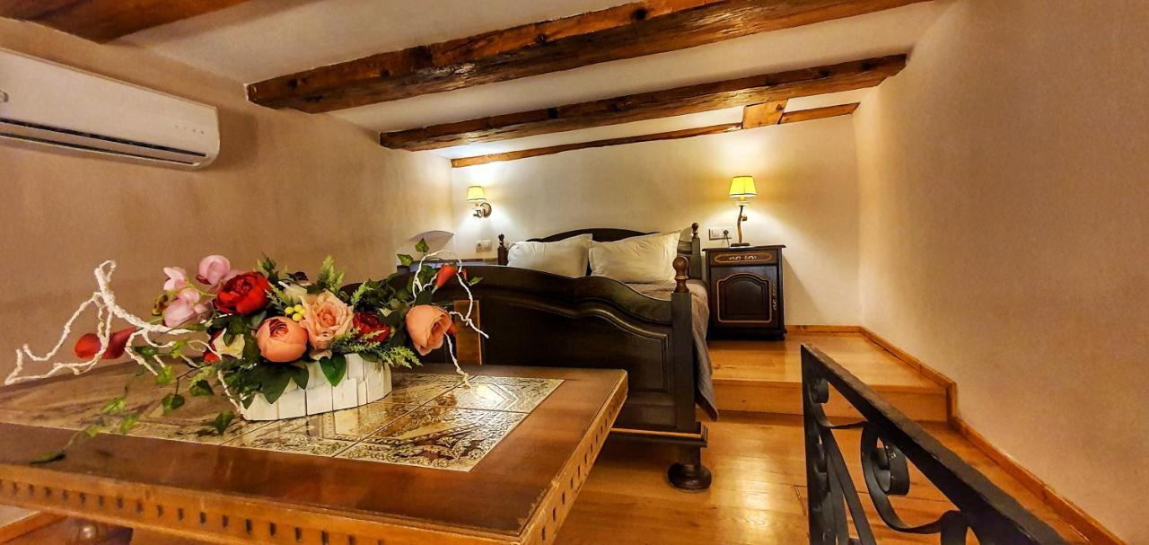 Casa Crown
